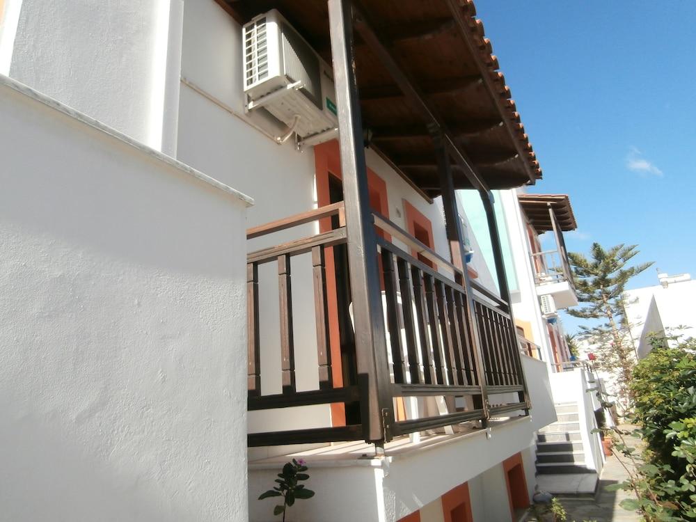 Creta Mar-Gio Aparthotel Malia  Bagian luar foto